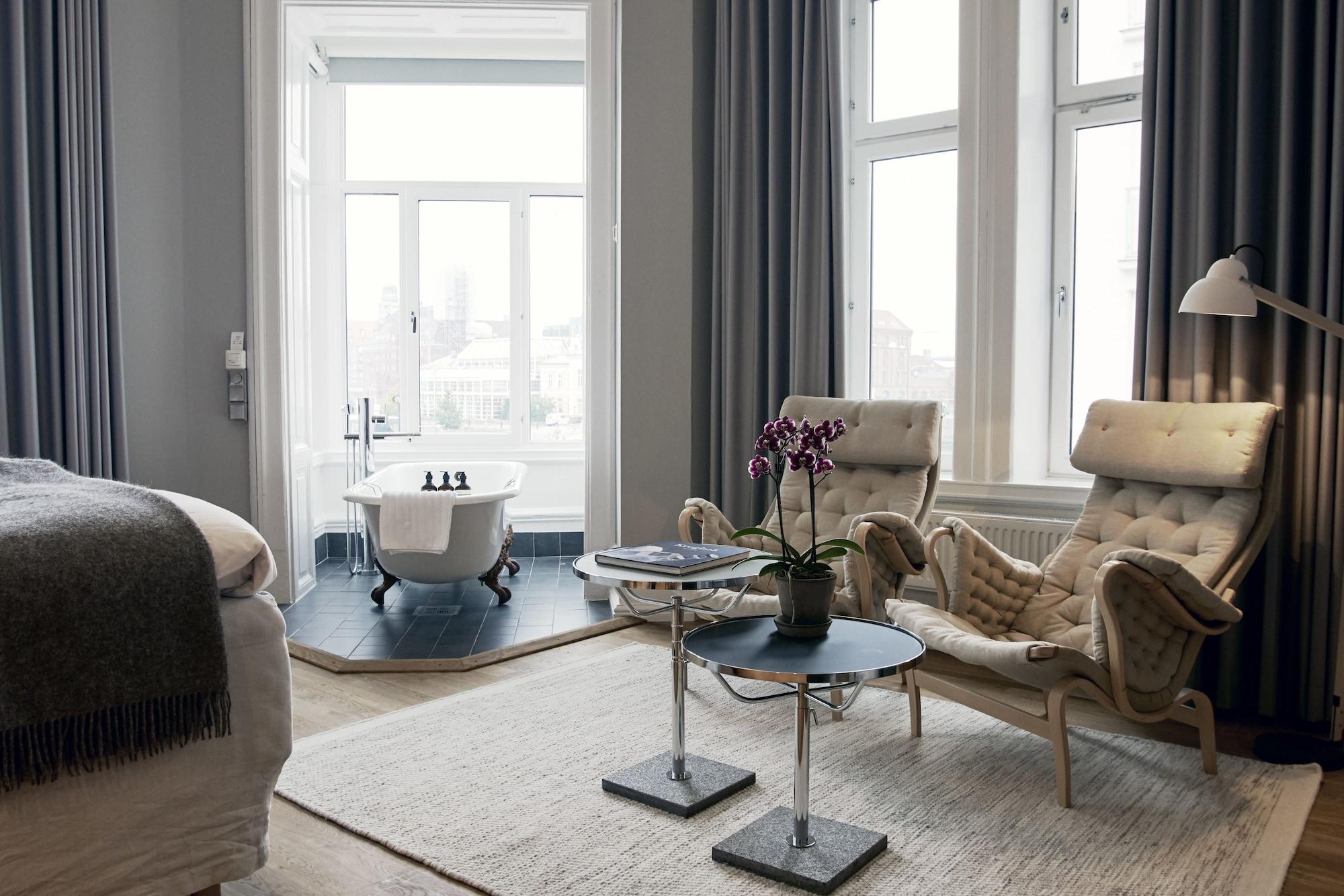 Twentysix Hotel 4*