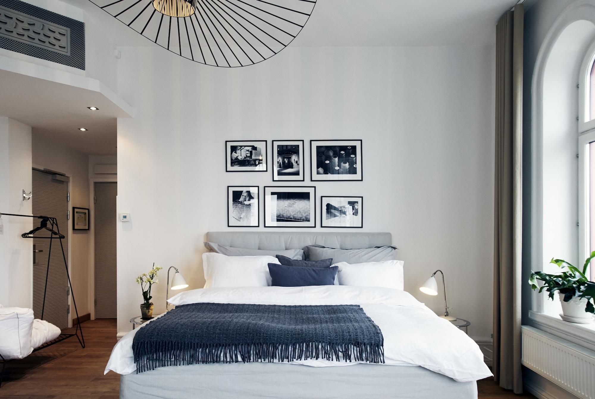 Twentysix Hotel